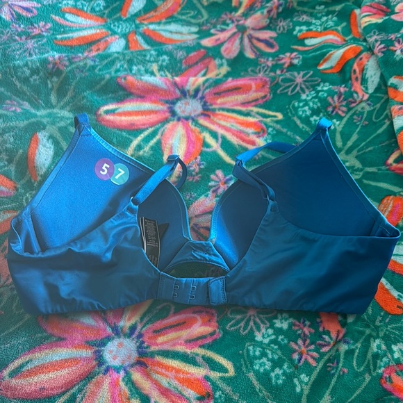 Victoria’s Secret 34C bra #057 - Picture 3 of 5